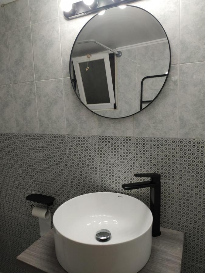 Cozy Apartment Near Metro Station Agia Marina Афины Экстерьер фото